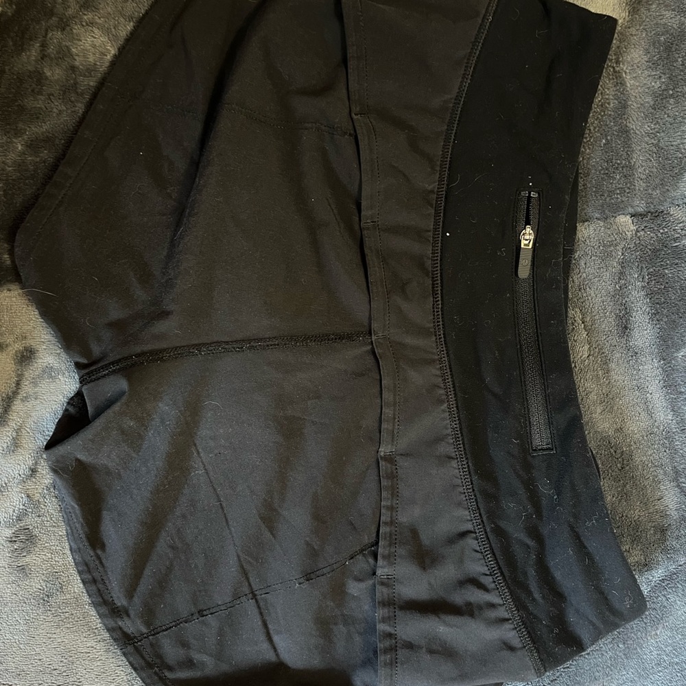 Lululemon size 2 speed up shorts, 2.5 inch